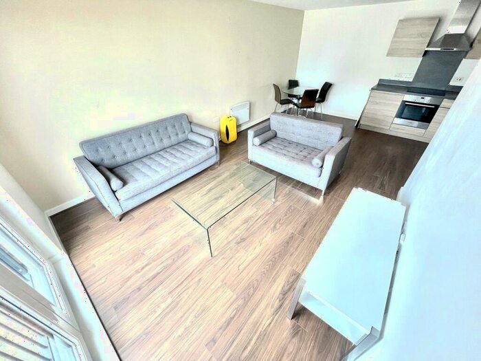 3 Bedroom Apartment To Rent In Alto, Sillvan Way, Salford, M3