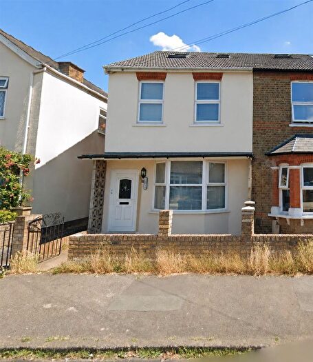 Studio To Rent In Tachbrook Road, Feltham, TW14