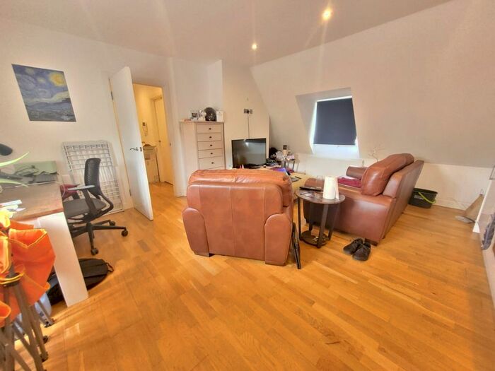 1 Bedroom Flat To Rent In London Road, Isleworth, TW7