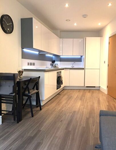 1 Bedroom Flat To Rent In Kingsland High Street, London, E8