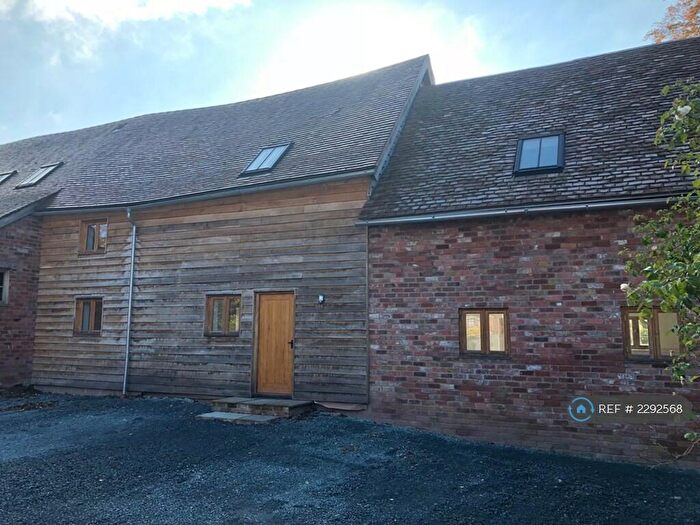 3 Bedroom Semi-Detached House To Rent In Shucknall, Hereford, HR1