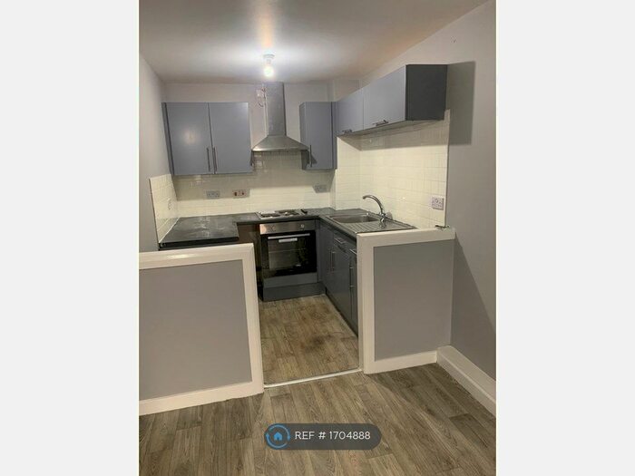 2 Bedroom Maisonette To Rent In The Old Co-Op Building, Highfields, Doncaster, DN6