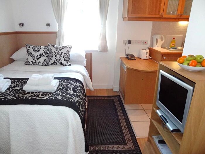 Studio To Rent In Fulham Palace Road, Hammersmith, London, W6