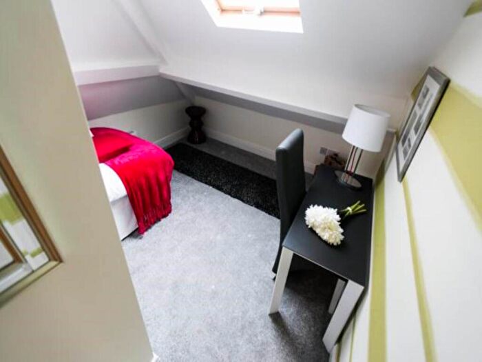 3 Bedroom Flat To Rent In Ninian Road, Roath, Cardiff, CF23