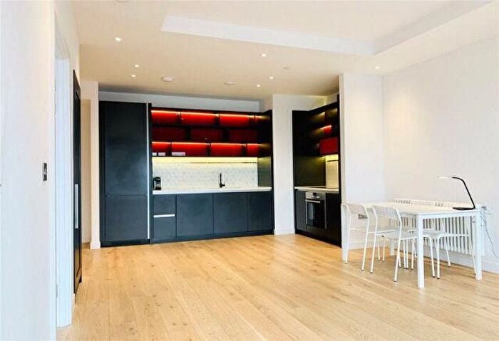 1 Bedroom Flat To Rent In Modena House, Lyell Street, London, Greater London, E14