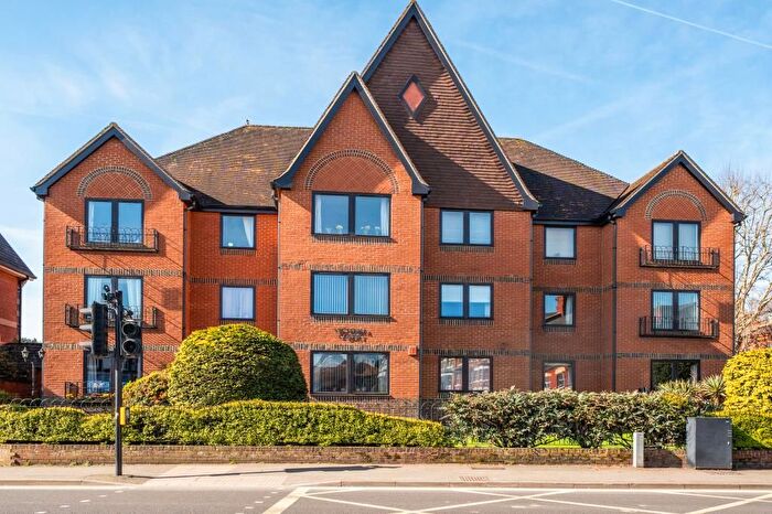 1 Bedroom Flat For Sale In Victoria Court, Henley-On-Thames, RG9