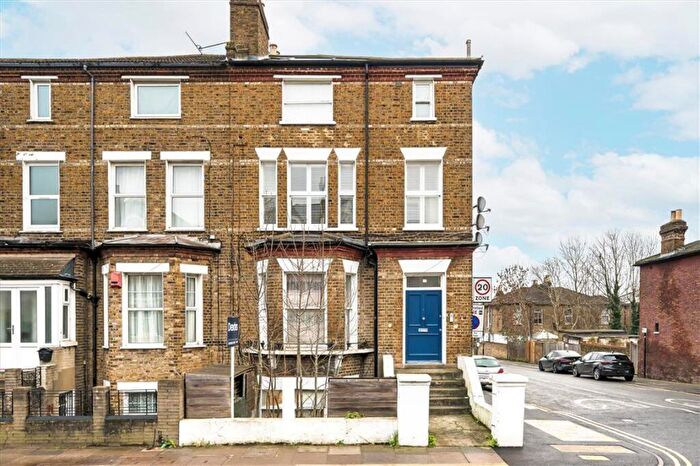 2 Bedroom Flat For Sale In Hither Green Lane, Hither Green, SE13