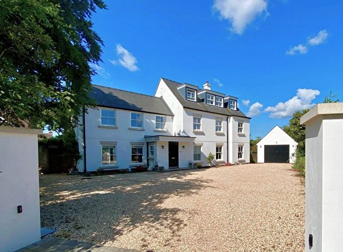 5 Bedroom Detached House For Sale In Belmore Lane, Lymington, Hampshire, SO41