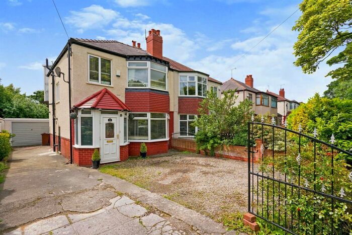 3 Bedroom Semi Detached House For Sale In Foundry Lane, Leeds, LS9