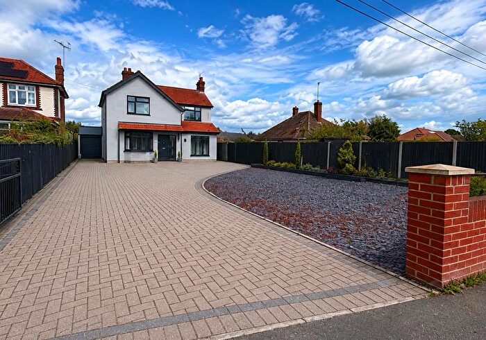 4 Bedroom Detached House For Sale In High Road, Felixstowe, IP11