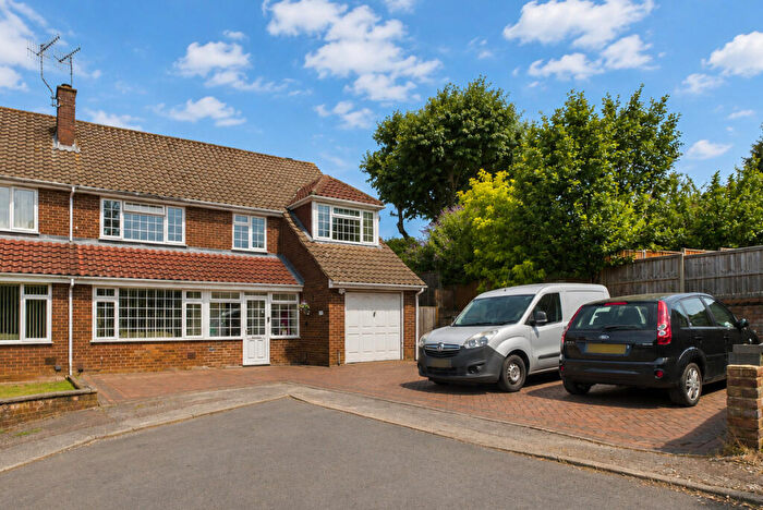 4 Bedroom Semi-Detached House For Sale In Pinecroft, Hemel Hempstead, HP3