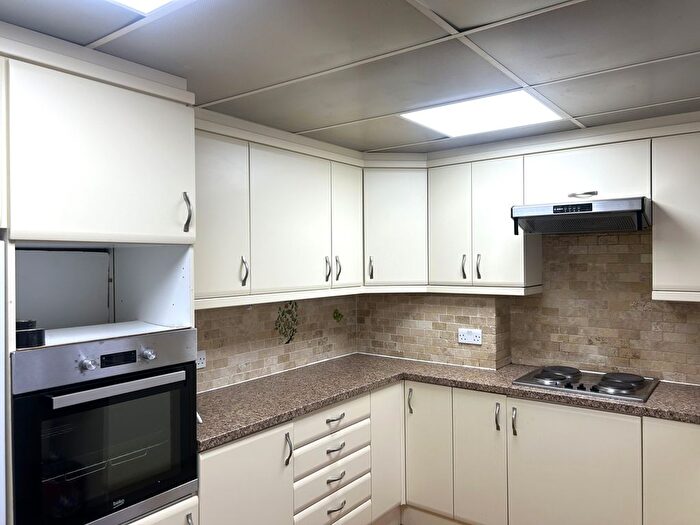 4 Bedroom End Of Terrace House To Rent In Oak Avenue, Tottenham, London, N17