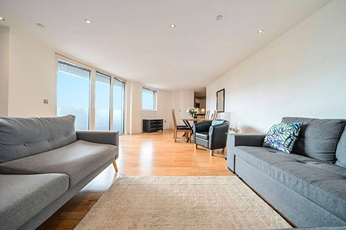 2 Bedroom Flat For Sale In Dowells Street, Greenwich, London, SE10
