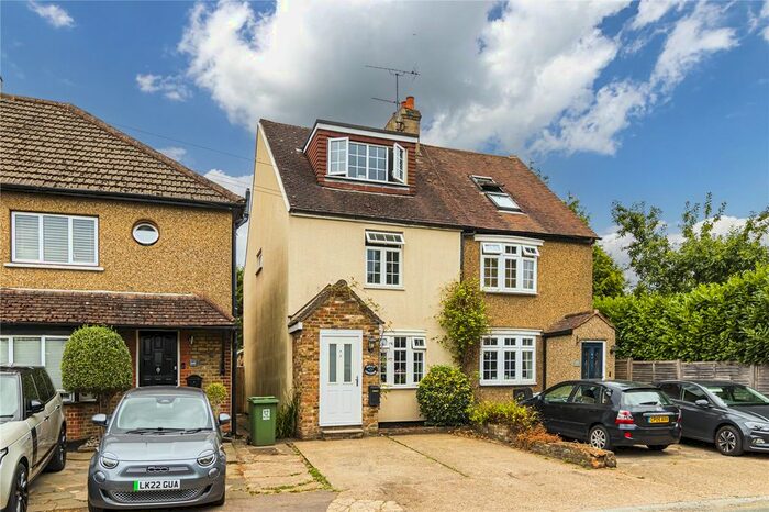 4 Bedroom Semi-Detached House For Sale In Tower Hill, Chipperfield, Kings Langley, Hertfordshire, WD4