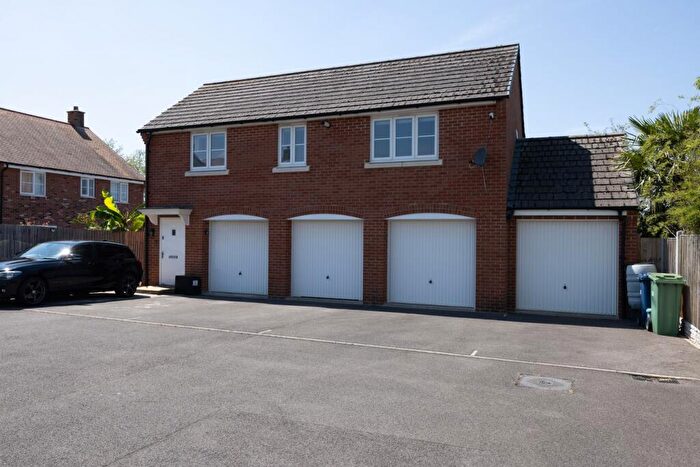 2 Bedroom Coach House For Sale In Barnaby Road, Bishops Cleeve, Cheltenham, GL52