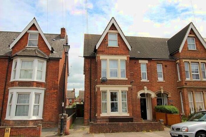 Studio To Rent In St Michaels Road, MK40