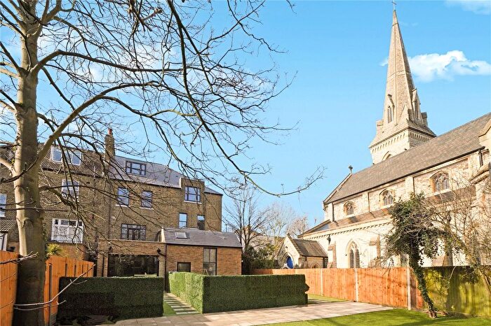 2 Bedroom Flat For Sale In Hillmarton Road, London, N7