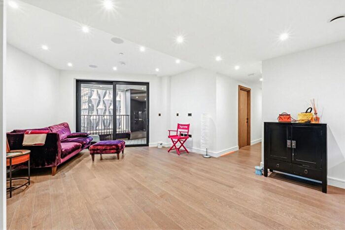 3 Bedroom Flat To Rent In One Linear Place, Nine Elms, London, SW11