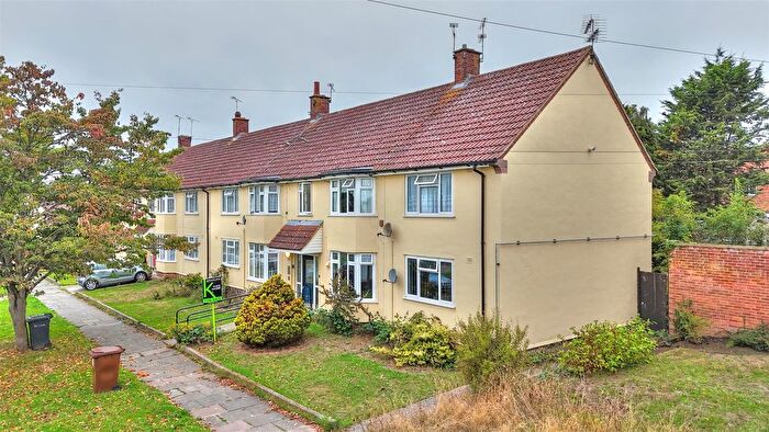 2 Bedroom Flat For Sale In Cardiff Avenue, Ipswich, IP2
