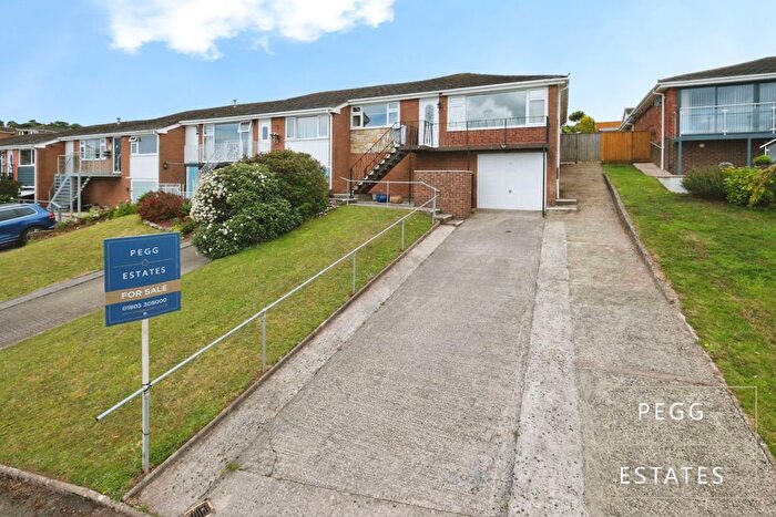 2 Bedroom End Of Terrace House For Sale In Lyme View Road, Torquay, TQ1