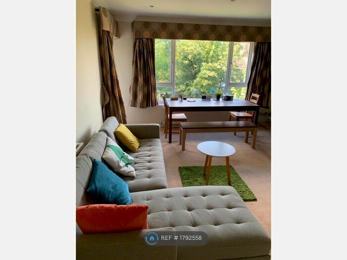 2 Bedroom Flat To Rent In Moss Hall Grove, London, N12