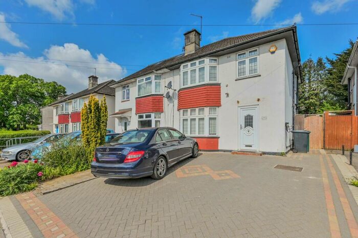 4 Bedroom Semi-Detached House To Rent In Harcourt Avenue, , Edgware, HA8