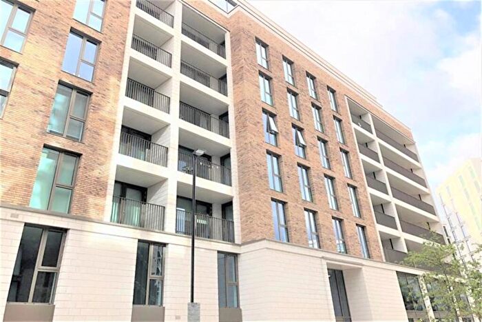 1 Bedroom Apartment To Rent In Commodore House, E16