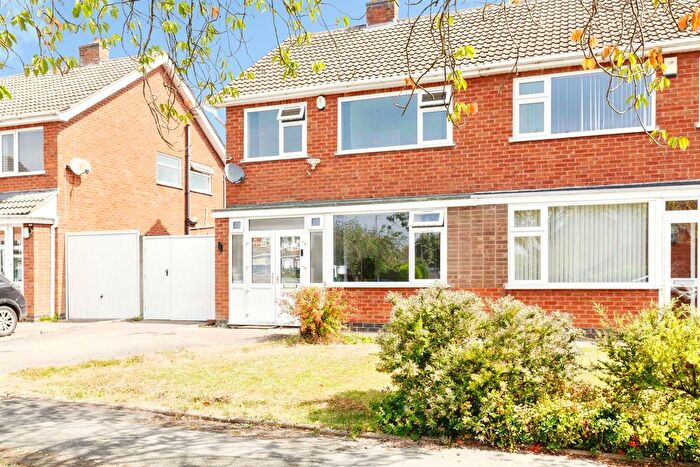 3 Bedroom Semi-Detached House For Sale In Kew Drive, Oadby, Leicester, LE2