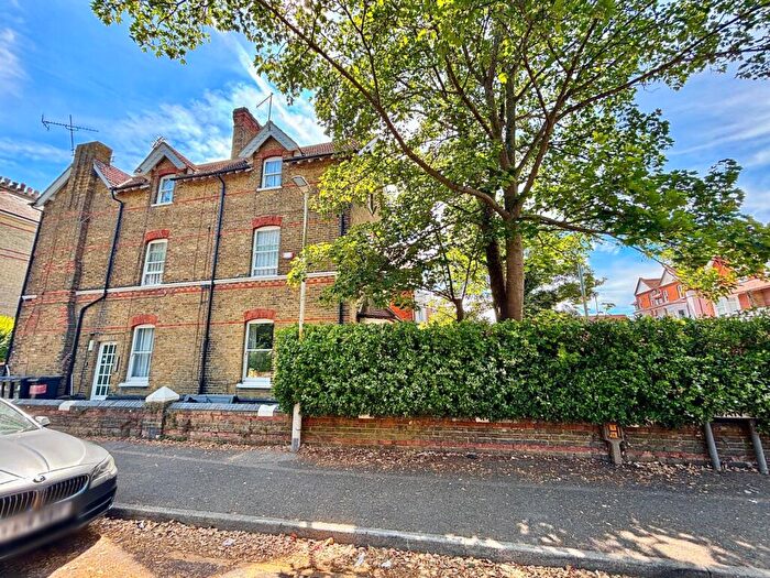 2 Bedroom Flat To Rent In Westgate Bay Avenue, Westgate, Kent, CT8