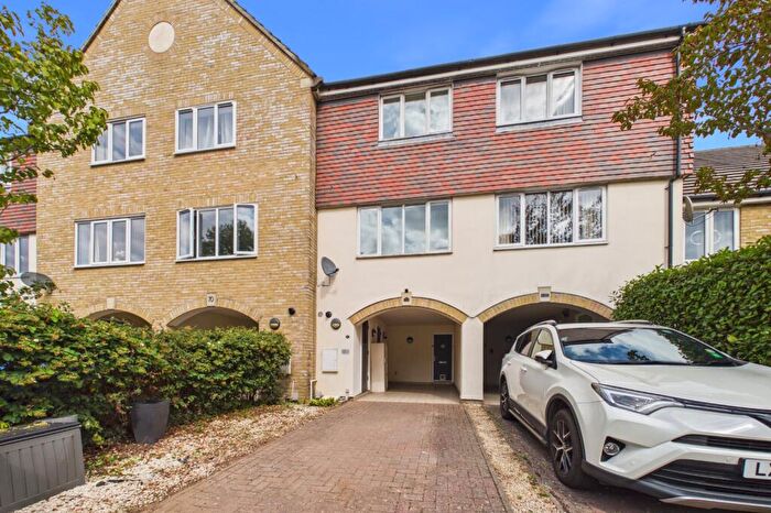 3 Bedroom Terraced House For Sale In Oakey Drive, Wokingham, Berkshire, RG40