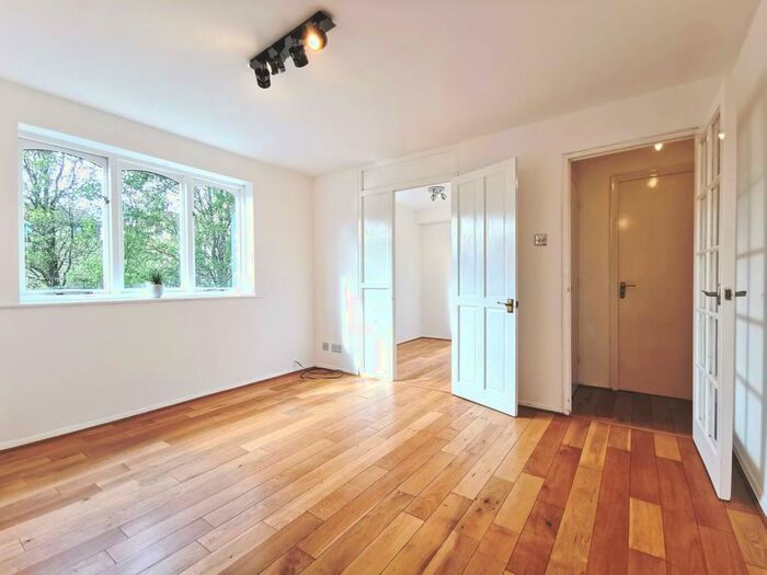 1 Bedroom Apartment To Rent In Myers Lane, New Cross, SE14