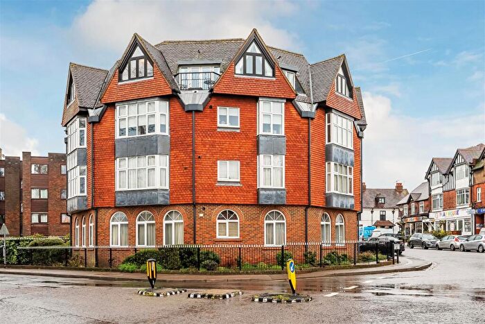 2 Bedroom Apartment For Sale In Station Road West, Oxted, RH8