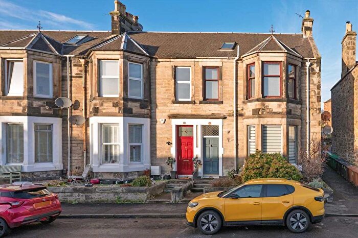 2 Bedroom Flat For Sale In Brucefield Avenue, Dunfermline, KY11