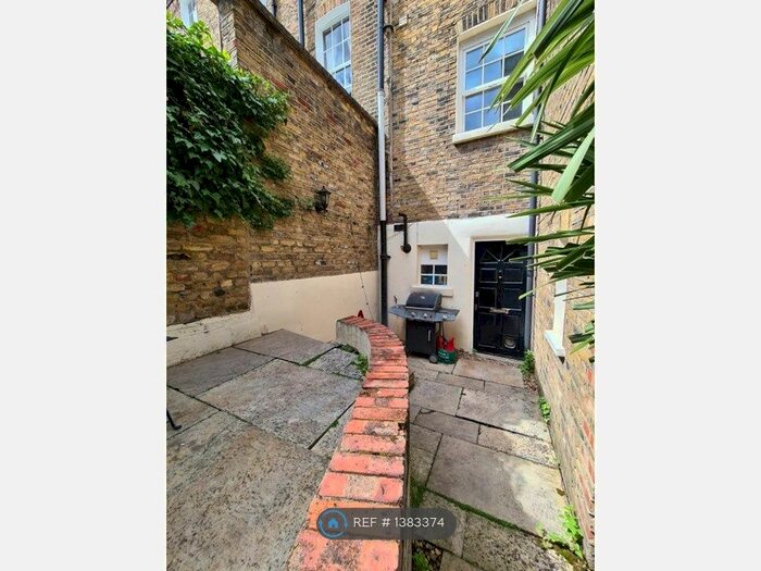 2 Bedroom Flat To Rent In Great Percy Street, London, WC1X