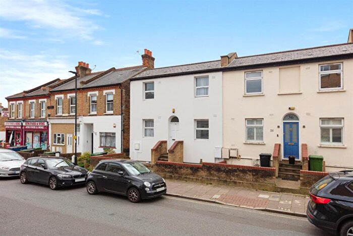 3 Bedroom End Of Terrace House For Sale In Chapel Road, London, SE27