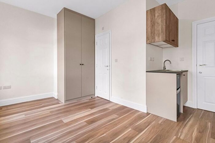 Studio To Rent In Muswell Hill, London, N10