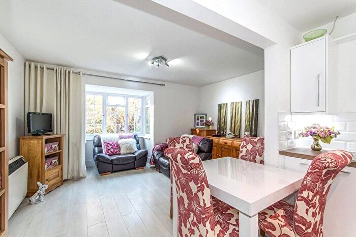 1 Bedroom Flat For Sale In Willow Rise, Downswood, Maidstone, Kent, ME15