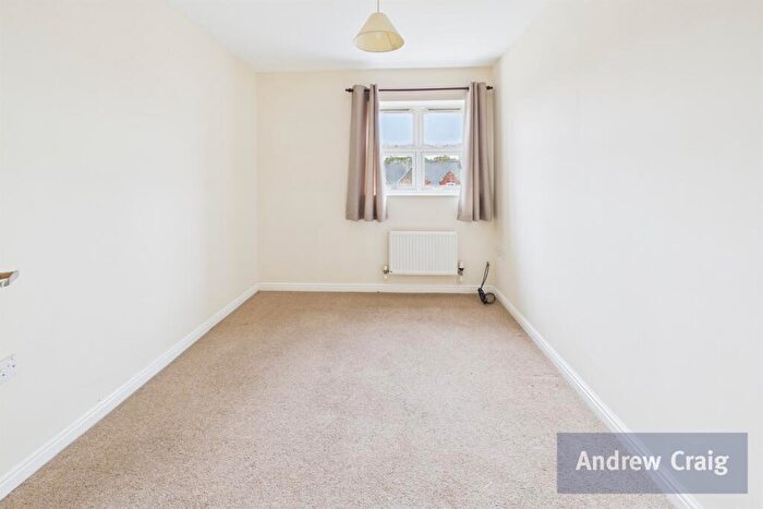 3 Bedroom Apartment For Sale In Louise House, Sunderland, SR2