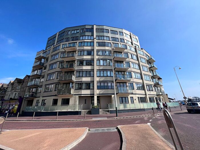 2 Bedroom Flat To Rent In Marina, Bexhill On Sea, TN40