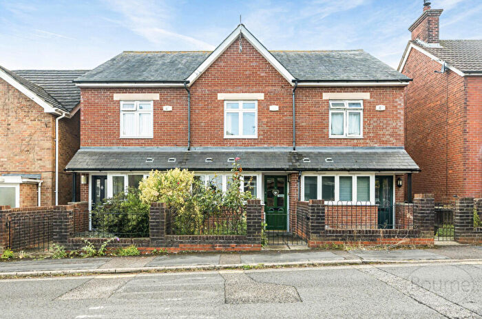 3 Bedroom Terraced House For Sale In Ackender Road, Alton, Hampshire, GU34