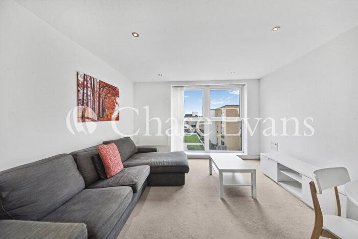 1 Bedroom Flat To Rent In Skylark House, Drake Way, Reading, RG2