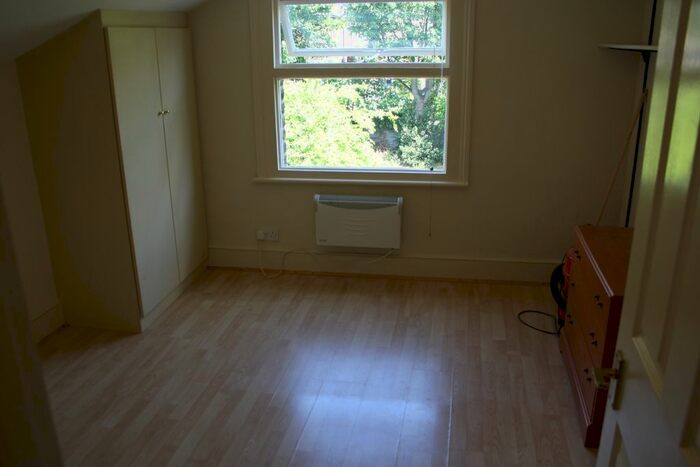 Studio To Rent In Tankerville Road, Streatham, SW16