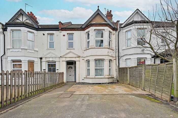 3 Bedroom Maisonette For Sale In Station Road, Harrow On The Hill, Harrow, HA1