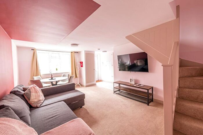 2 Bedroom Mews To Rent In Cave Street, St Pauls, BS2