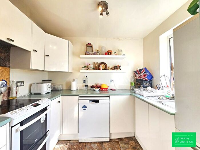 1 Bedroom Flat To Rent In Diploma Avenue, East Finchley, London, N2