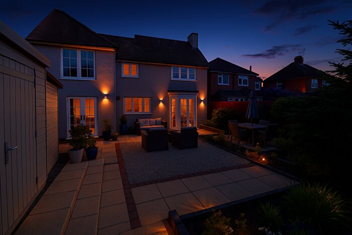 4 Bedroom Detached House For Sale In Withcote Avenue, Leicester, LE5