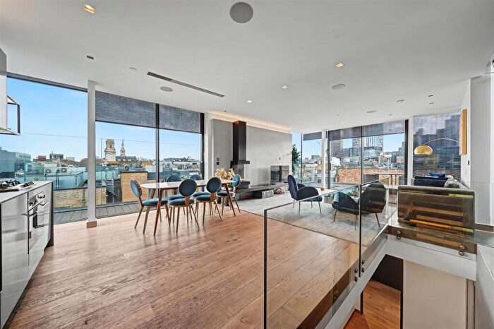 3 Bedroom Apartment To Rent In Hoxton Square, London, N1