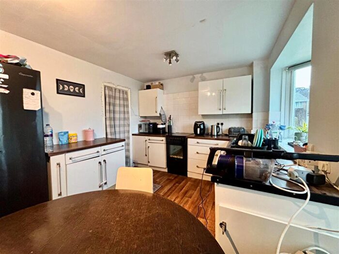 2 Bedroom Mews For Sale In Fernilee Close, New Mills, High Peak, SK22