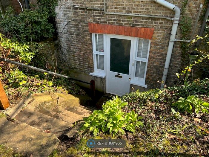 Studio To Rent In Creffield Road, London, W5