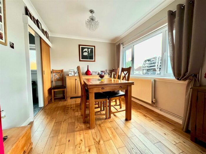 3 Bedroom Detached Bungalow For Sale In Elba Street, Gowerton, Swansea, SA4